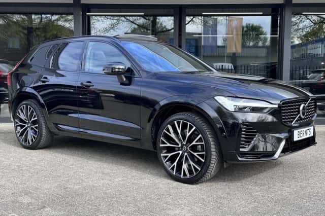 Volvo XC60 (2022) thumbnail 4