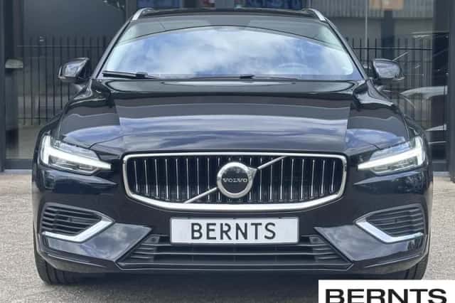 Volvo V60 (2022) thumbnail 2