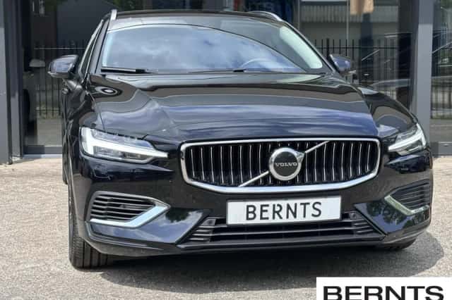 Volvo V60 (2022) thumbnail 3
