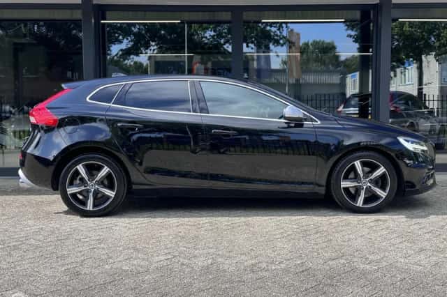 Volvo V40 (2019) thumbnail 5