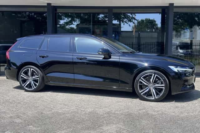 Volvo V60 (2022) thumbnail 4