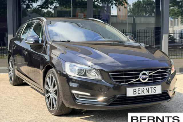 Volvo V60 (2016) thumbnail 3
