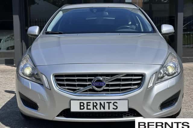 Volvo V60 (2012) thumbnail 2