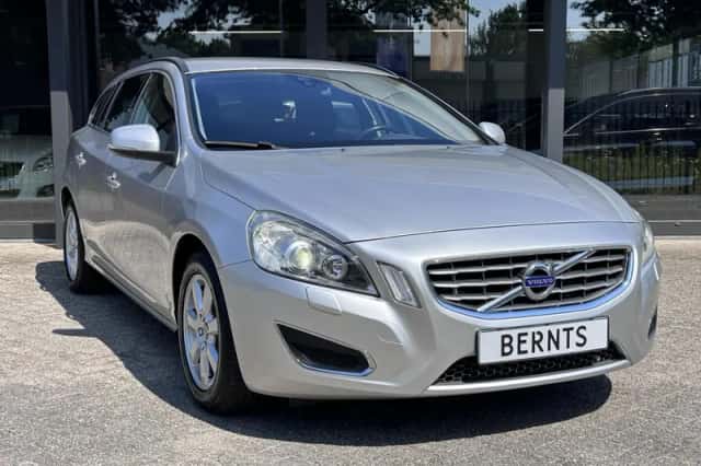 Volvo V60 (2012) thumbnail 3