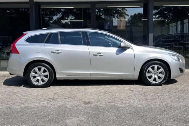 Volvo V60 (2012) thumbnail 5