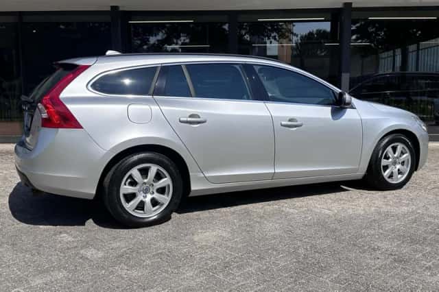 Volvo V60 (2012) thumbnail 6