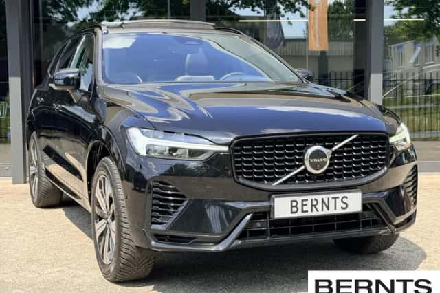 Volvo XC60 (2022) thumbnail 3