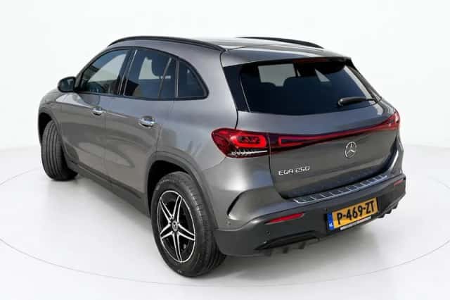 Mercedes-Benz EQA (2021) thumbnail 3