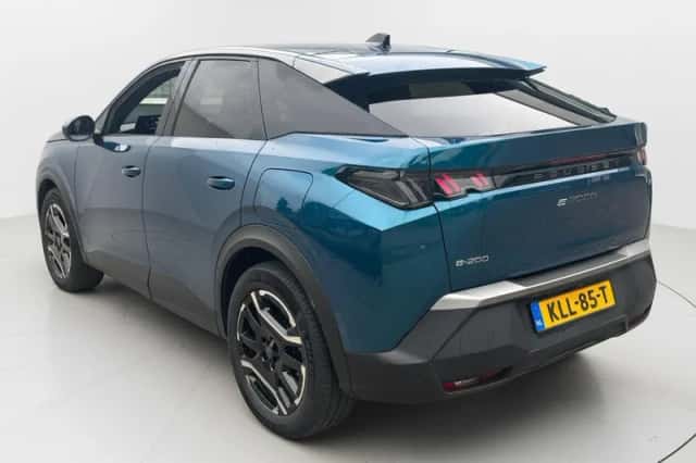 Peugeot e-3008 (2025) thumbnail 2