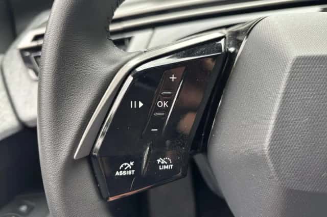 Peugeot e-3008 (2025) thumbnail 6