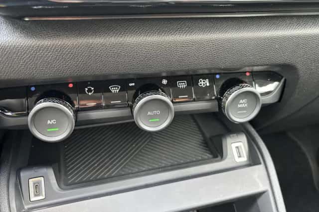 Citroën C4 X (2024) thumbnail 5