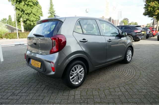 Kia Picanto (2023) thumbnail 5