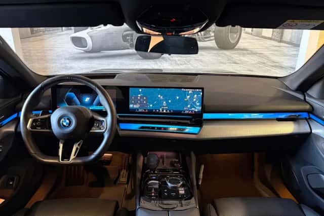 BMW i5 (2025) thumbnail 3
