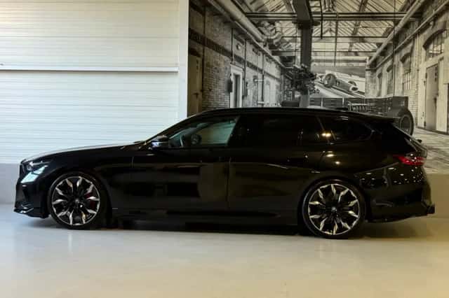 BMW i5 (2025) thumbnail 5