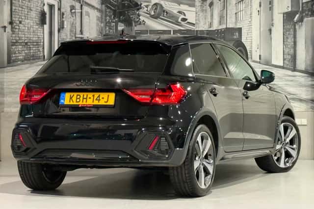 Audi A1 Allstreet (2023) thumbnail 2