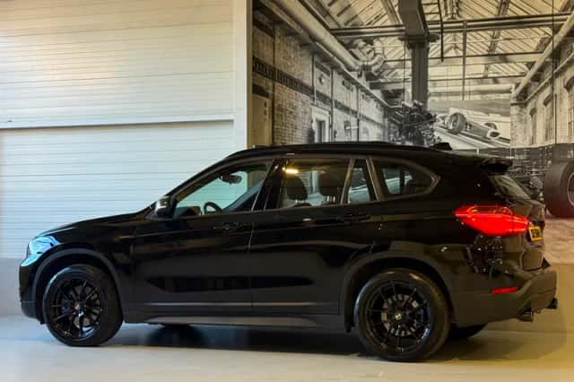 BMW X1 (2016) thumbnail 6