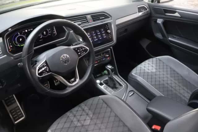Volkswagen Tiguan (2022) thumbnail 6