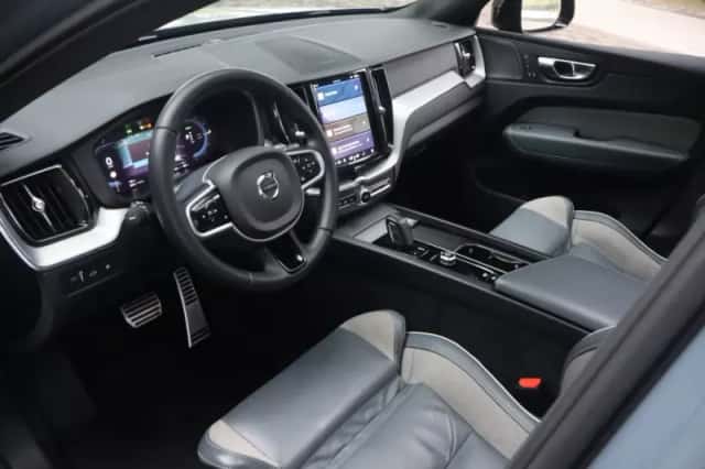 Volvo XC60 (2022) thumbnail 4