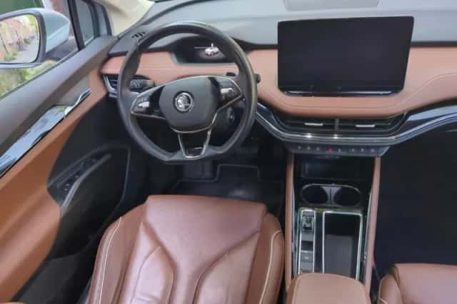 Škoda Enyaq (2021) thumbnail 2
