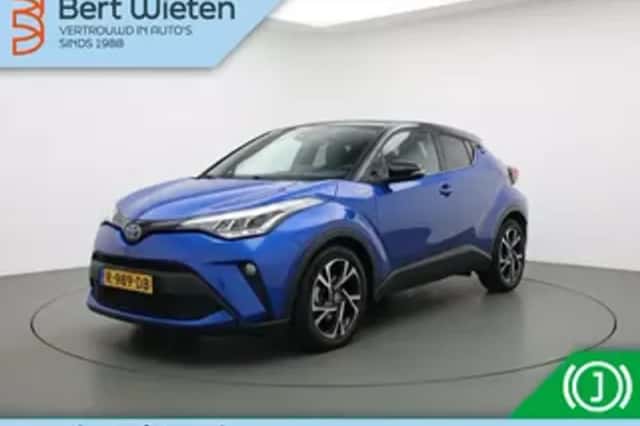Toyota C-HR (2022) thumbnail 1