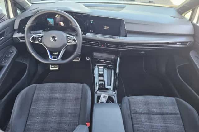 Volkswagen Golf (2023) thumbnail 6