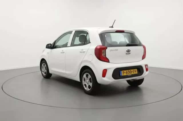 Kia Picanto (2022) thumbnail 4