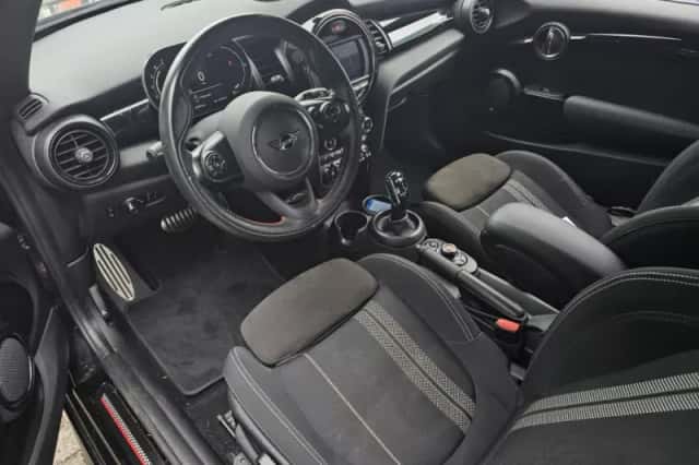 MINI John Cooper Works (2021) thumbnail 2