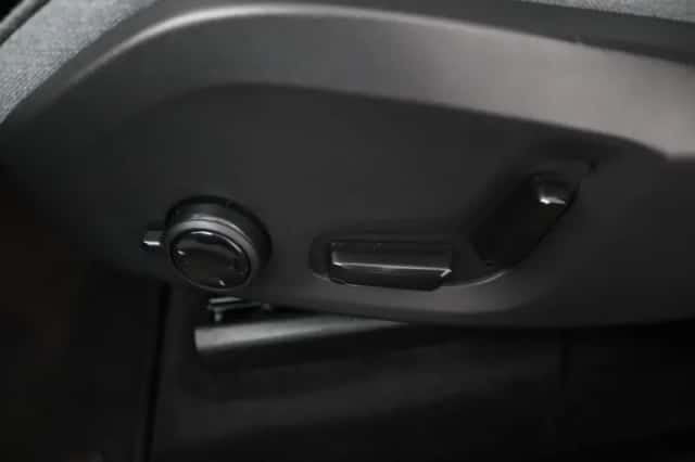 Volvo XC60 (2022) thumbnail 5