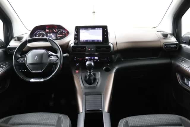 Peugeot Rifter (2019) thumbnail 3