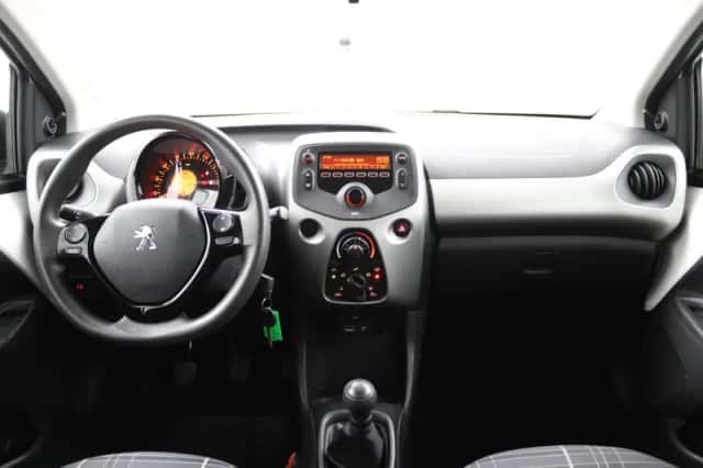 Peugeot 108 (2016) thumbnail 3