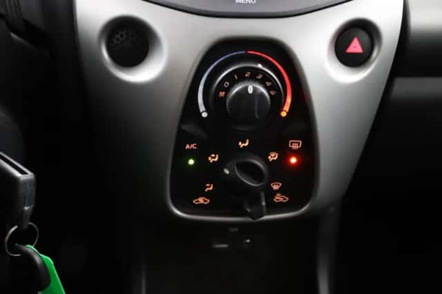 Peugeot 108 (2016) thumbnail 6