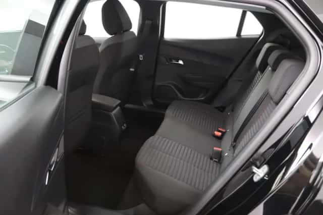 Peugeot e-2008 (2022) thumbnail 5