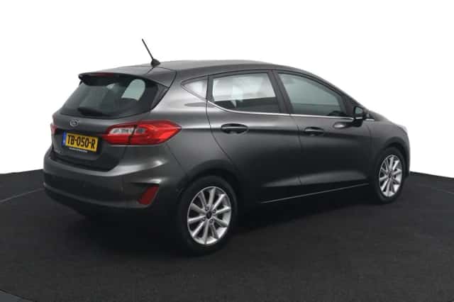 Ford Fiesta (2018) thumbnail 3