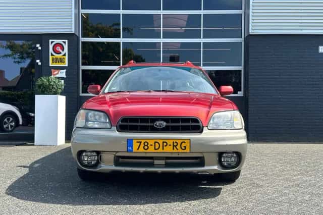 Subaru Legacy (1999) thumbnail 3
