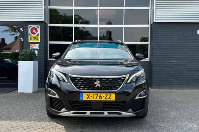 Peugeot 3008 (2018) thumbnail 3