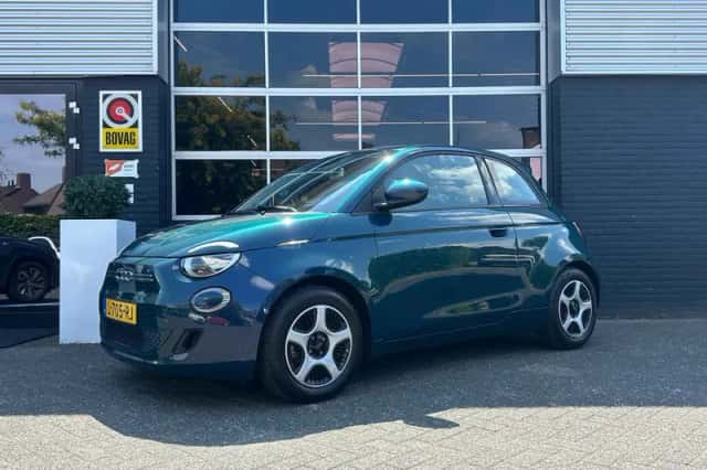Fiat 500e (2021) thumbnail 1