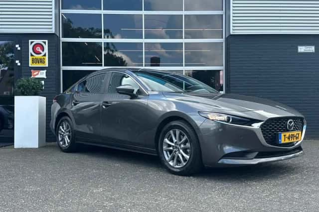 Mazda 3 (2023) thumbnail 5