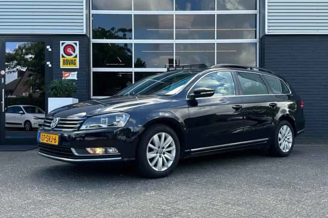 Volkswagen Passat (2011) thumbnail 1