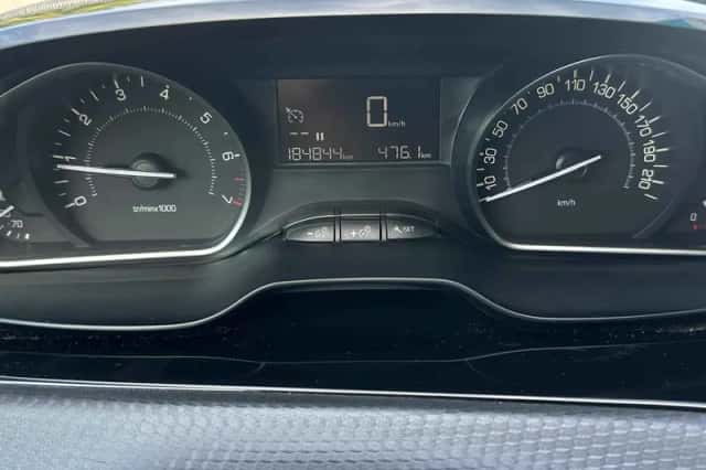 Peugeot 2008 (2019) thumbnail 4