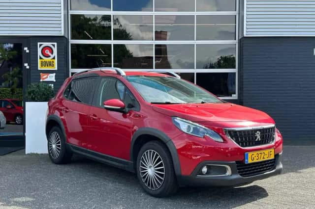 Peugeot 2008 (2019) thumbnail 5