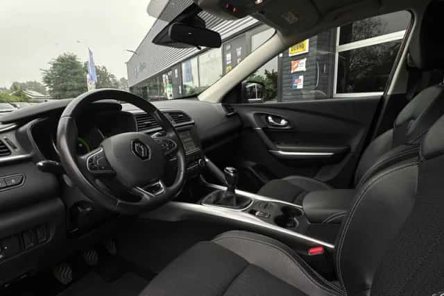Renault Kadjar (2015) thumbnail 2