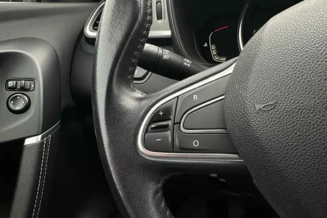 Renault Kadjar (2015) thumbnail 6