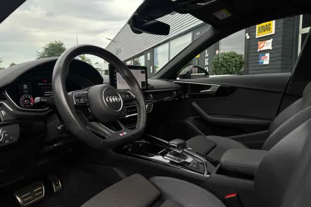 Audi A4 (2021) thumbnail 2