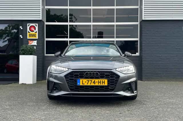 Audi A4 (2021) thumbnail 3
