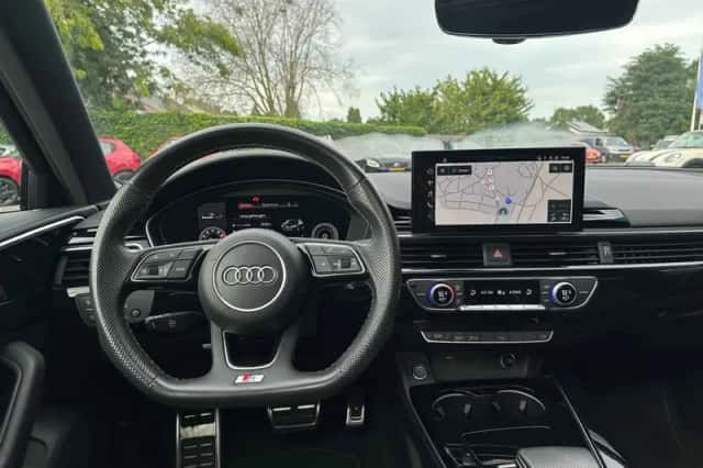 Audi A4 (2021) thumbnail 4