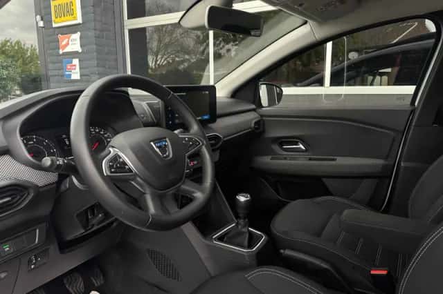 Dacia Jogger (2022) thumbnail 2