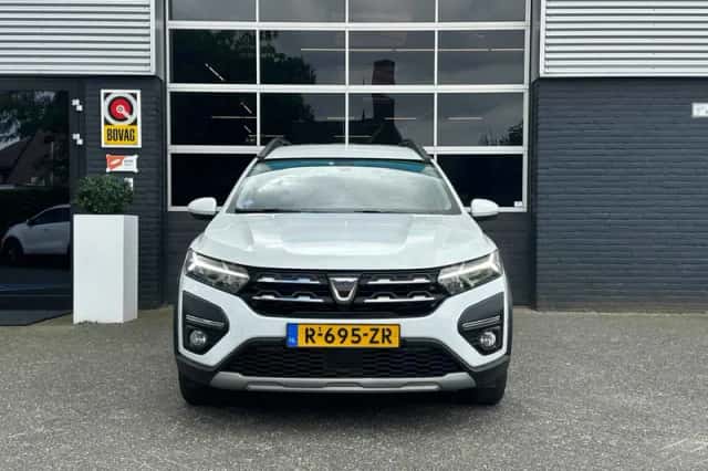 Dacia Jogger (2022) thumbnail 3