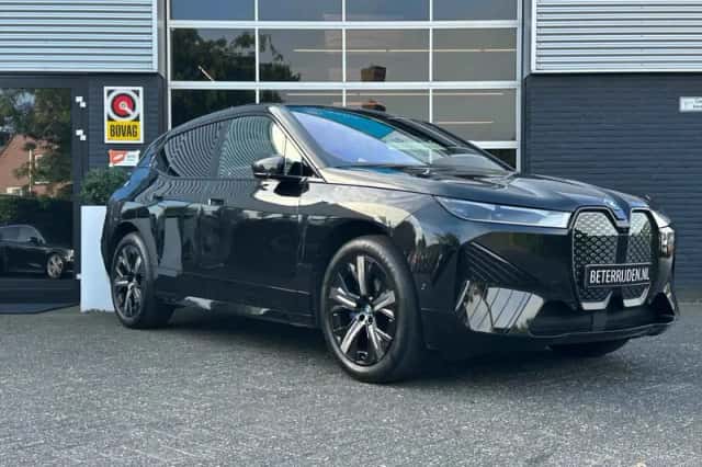 BMW iX (2025) thumbnail 5
