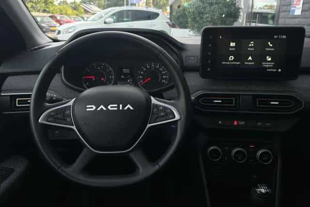 Dacia Sandero (2024) thumbnail 4