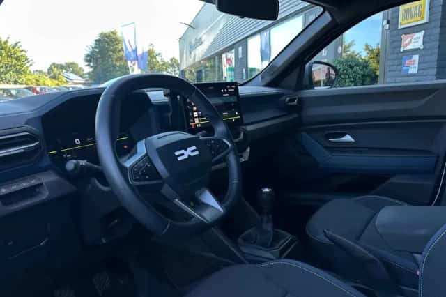 Dacia Duster (2024) thumbnail 3